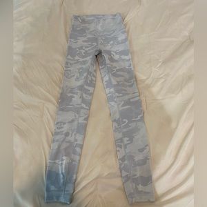 White camo lululemon 7/8th leggings